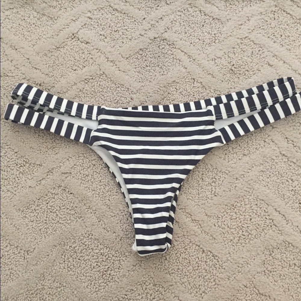 Billabong bikini bottoms